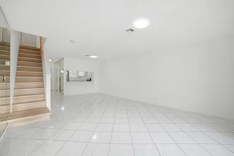 8207 Fairway Road Sunrise FL 33351