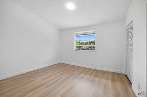 8207 Fairway Road Sunrise FL 33351