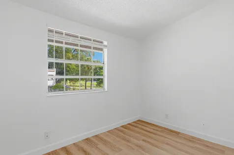 8207 Fairway Road Sunrise FL 33351