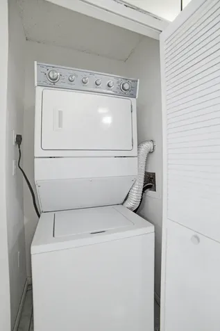8207 Fairway Road Sunrise FL 33351