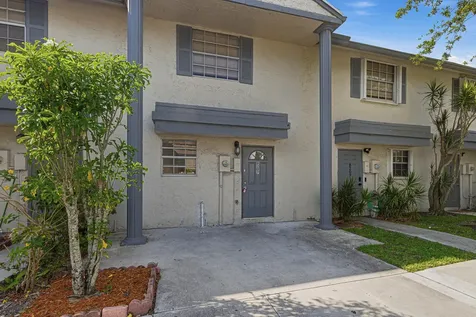 8207 Fairway Road Sunrise FL 33351