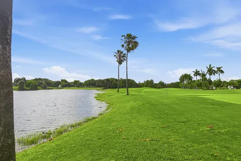 8207 Fairway Road Sunrise FL 33351