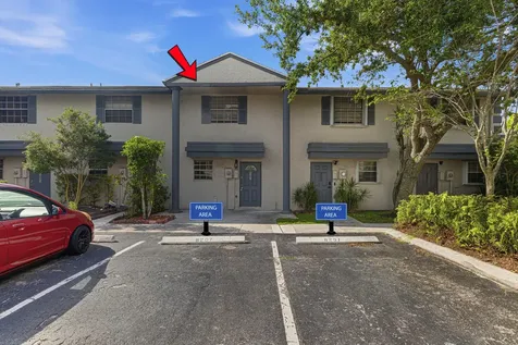 8207 Fairway Road Sunrise FL 33351