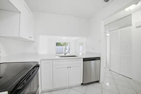 8207 Fairway Road Sunrise FL 33351