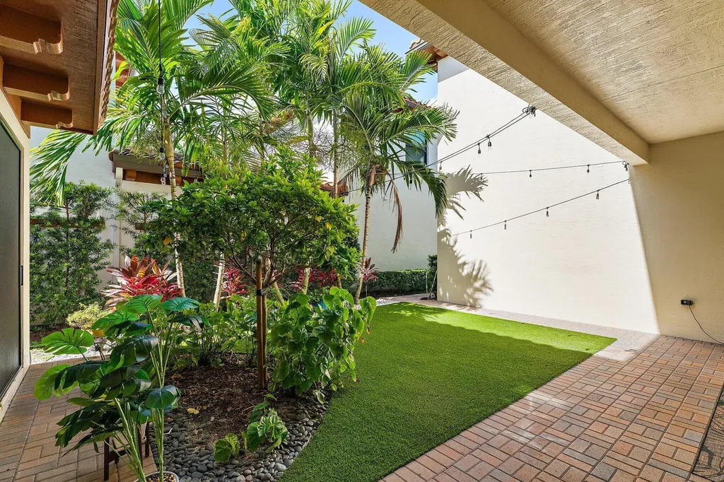 1077 Faulkner Terrace Palm Beach Gardens FL 33418