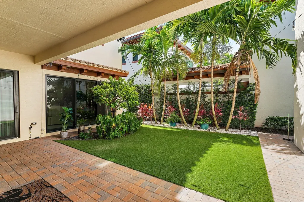 1077 Faulkner Terrace Palm Beach Gardens FL 33418