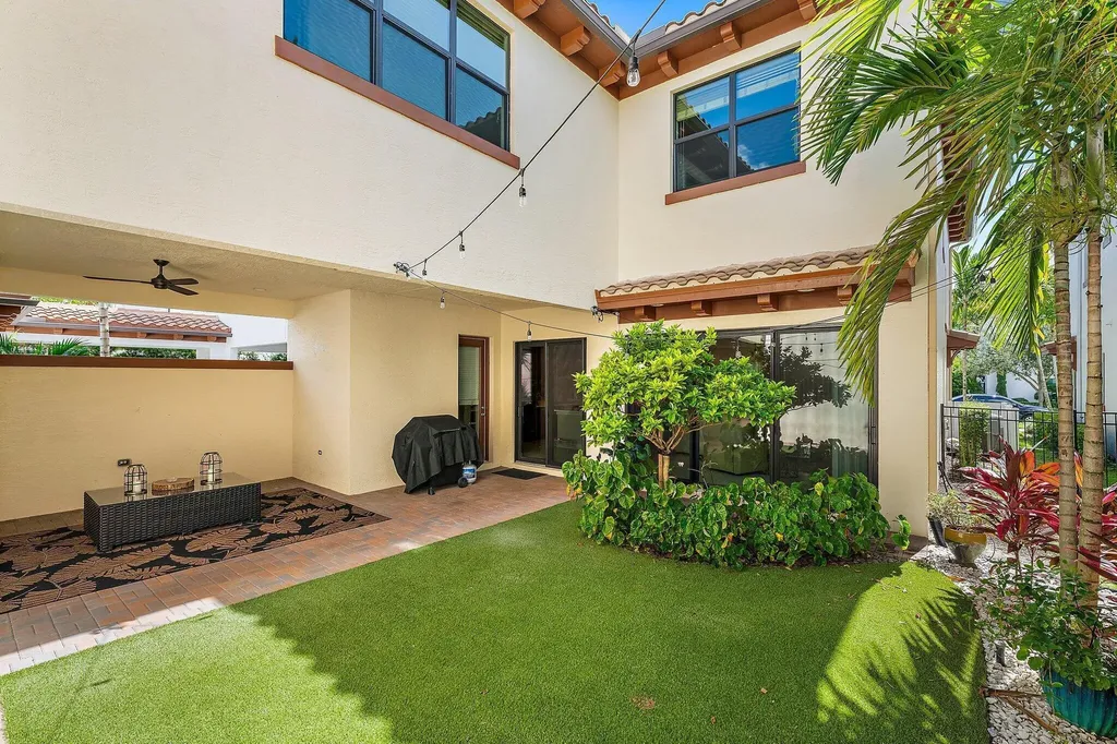 1077 Faulkner Terrace Palm Beach Gardens FL 33418