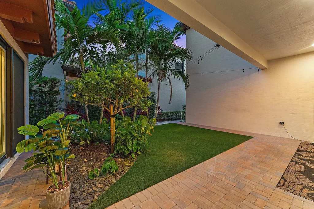 1077 Faulkner Terrace Palm Beach Gardens FL 33418