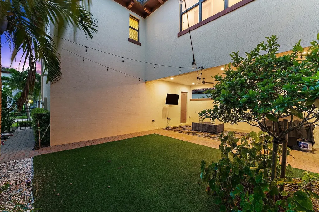 1077 Faulkner Terrace Palm Beach Gardens FL 33418
