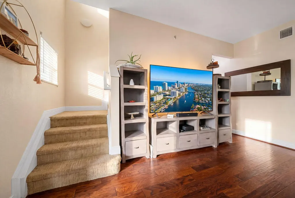 261 SW 6th Place Pompano Beach FL 33060