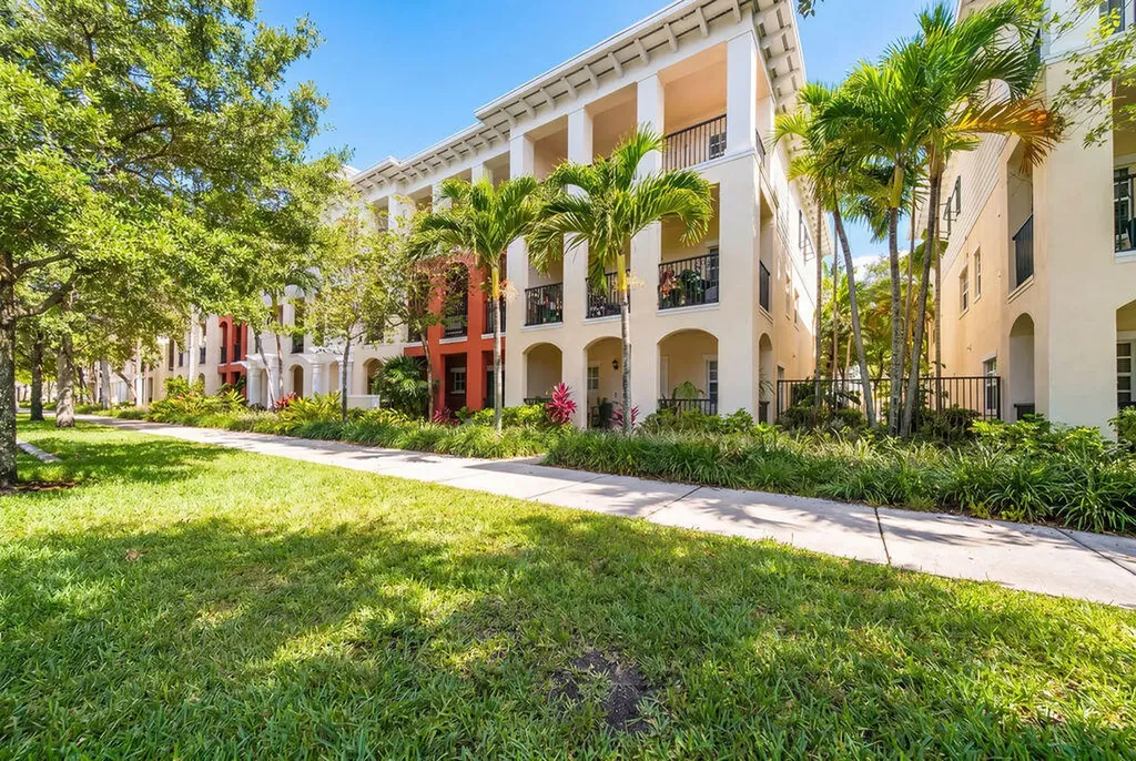 261 SW 6th Place Pompano Beach FL 33060