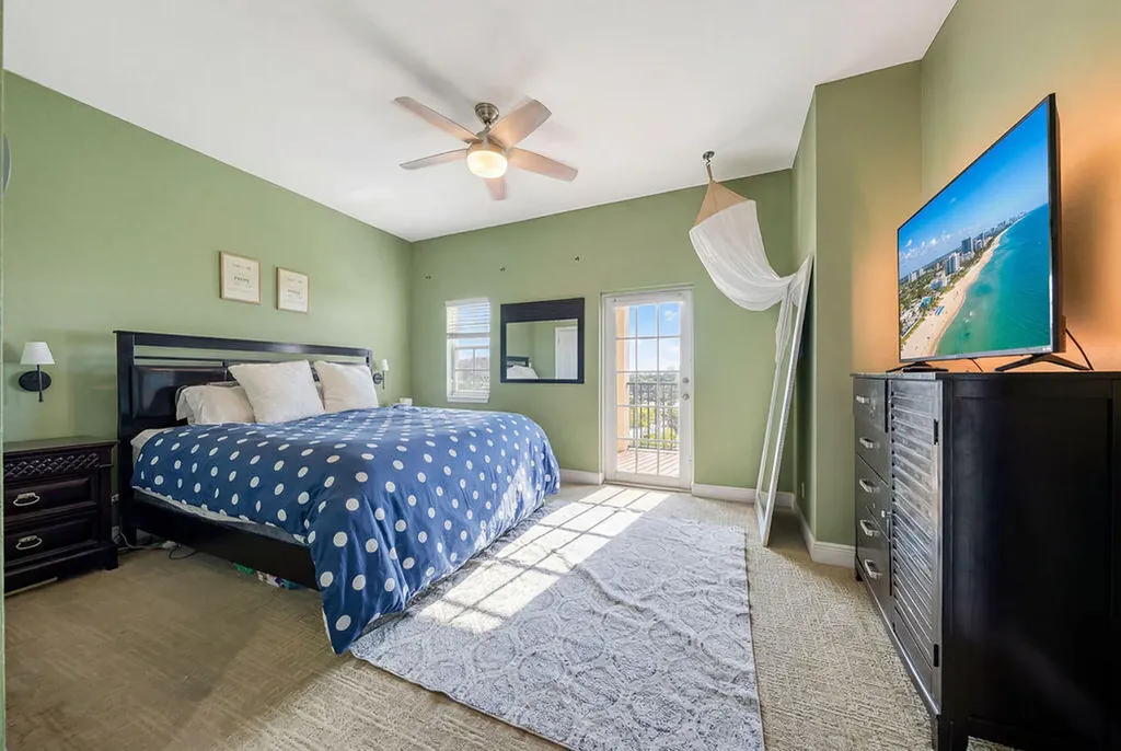 261 SW 6th Place Pompano Beach FL 33060