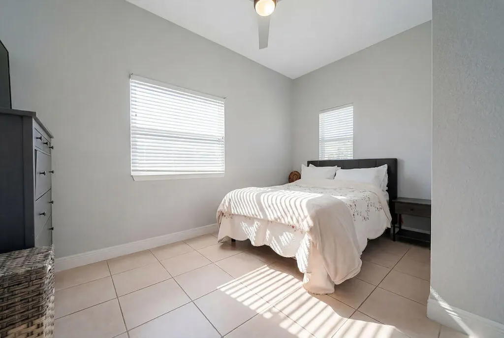 261 SW 6th Place Pompano Beach FL 33060