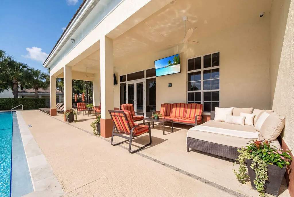 261 SW 6th Place Pompano Beach FL 33060