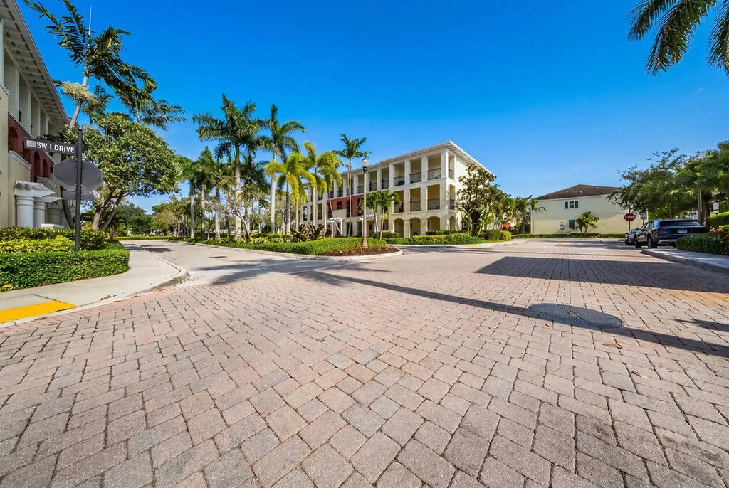 261 SW 6th Place Pompano Beach FL 33060