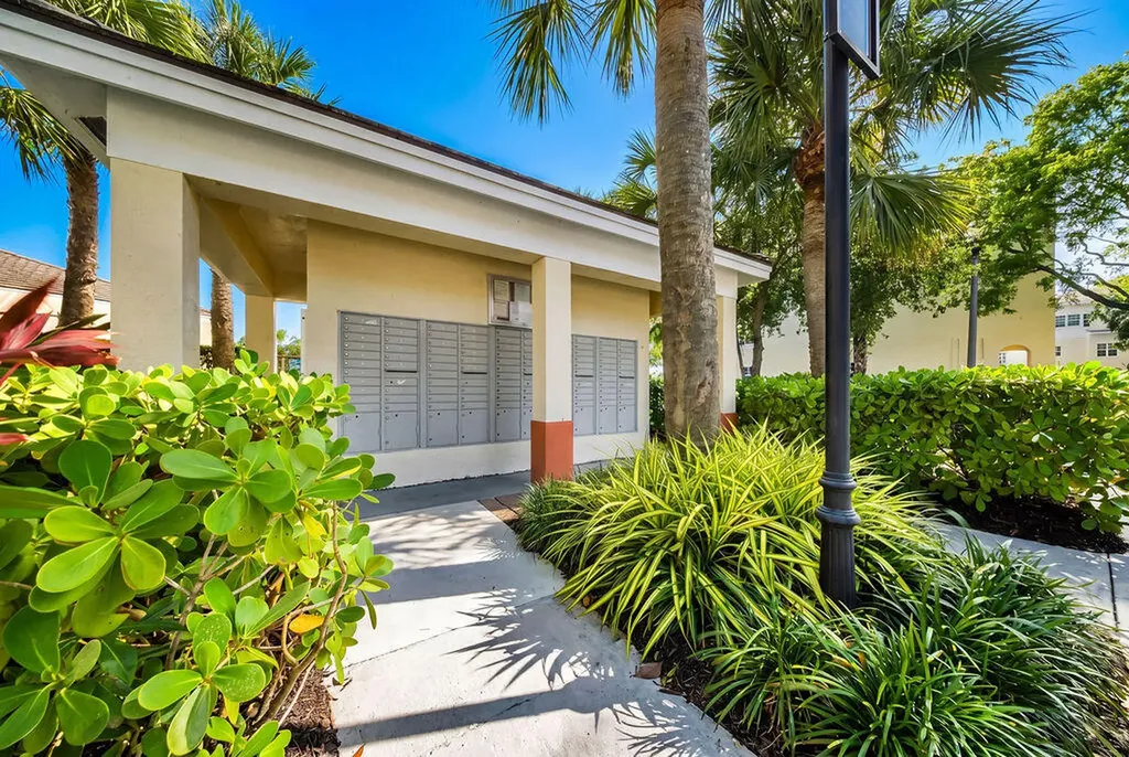 261 SW 6th Place Pompano Beach FL 33060
