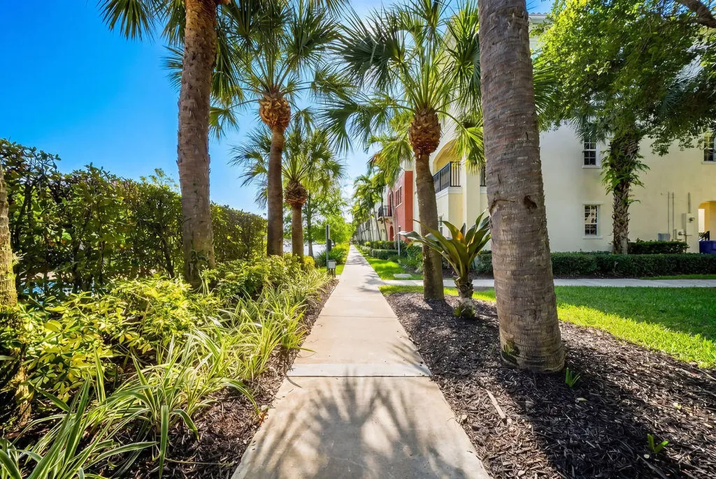 261 SW 6th Place Pompano Beach FL 33060