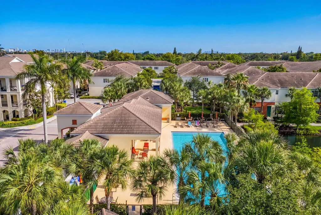 261 SW 6th Place Pompano Beach FL 33060