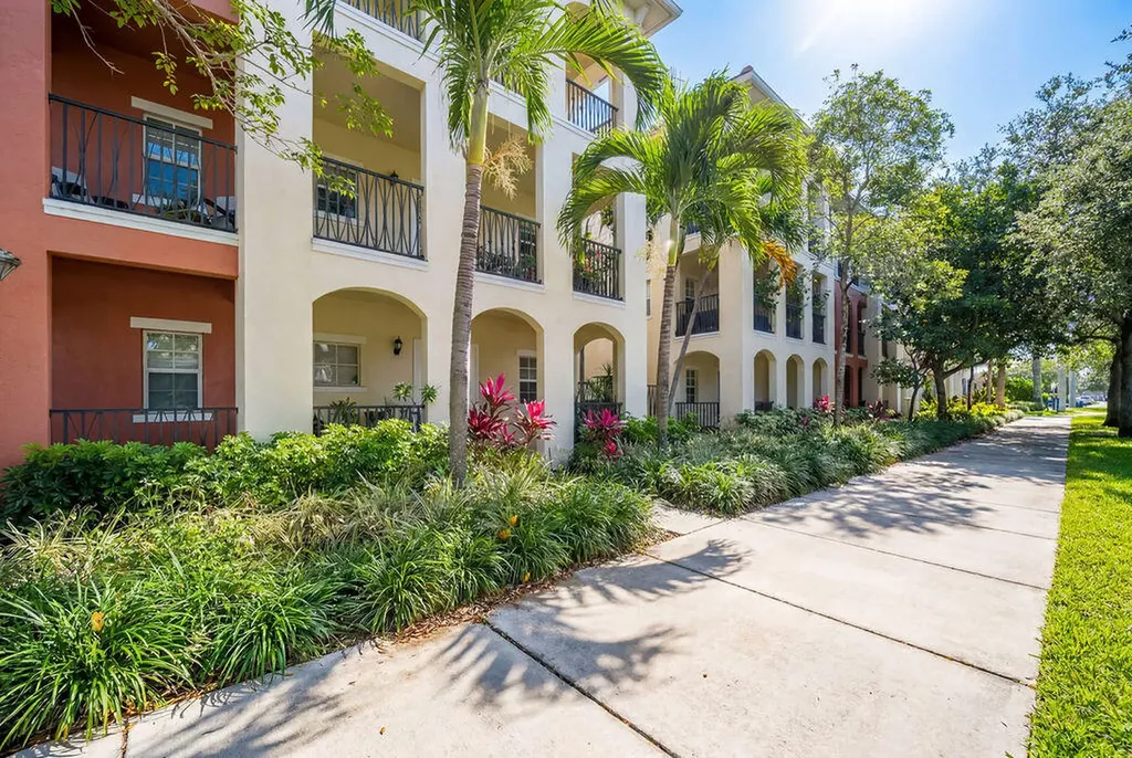 261 SW 6th Place Pompano Beach FL 33060