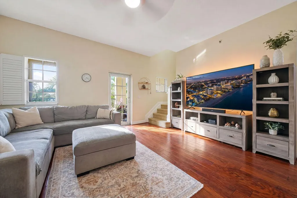 261 SW 6th Place Pompano Beach FL 33060