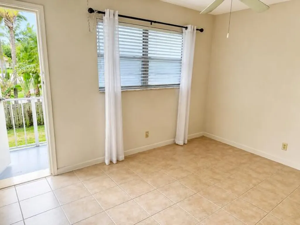 660 Glouchester Street Boca Raton FL 33487