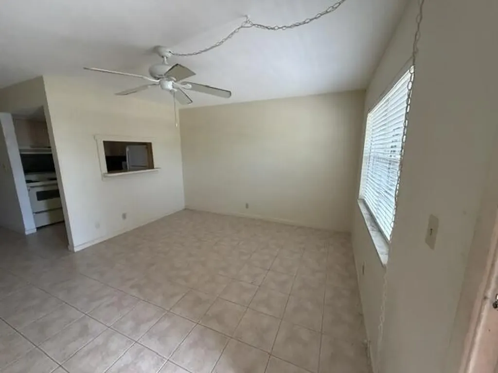660 Glouchester Street Boca Raton FL 33487