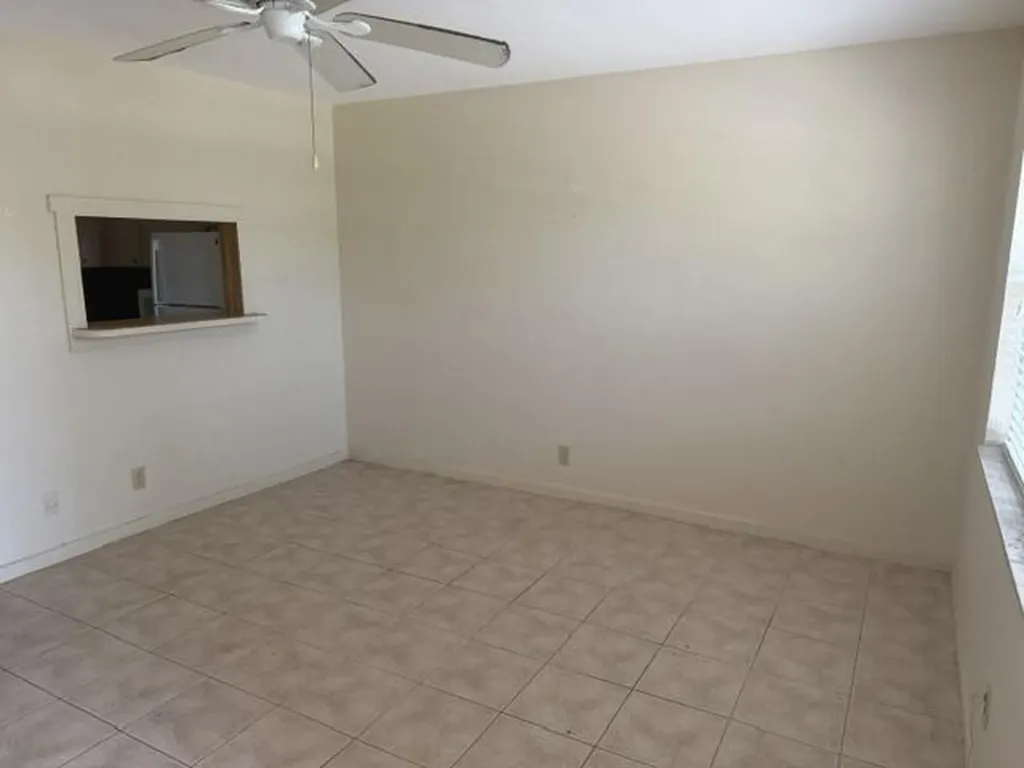 660 Glouchester Street Boca Raton FL 33487