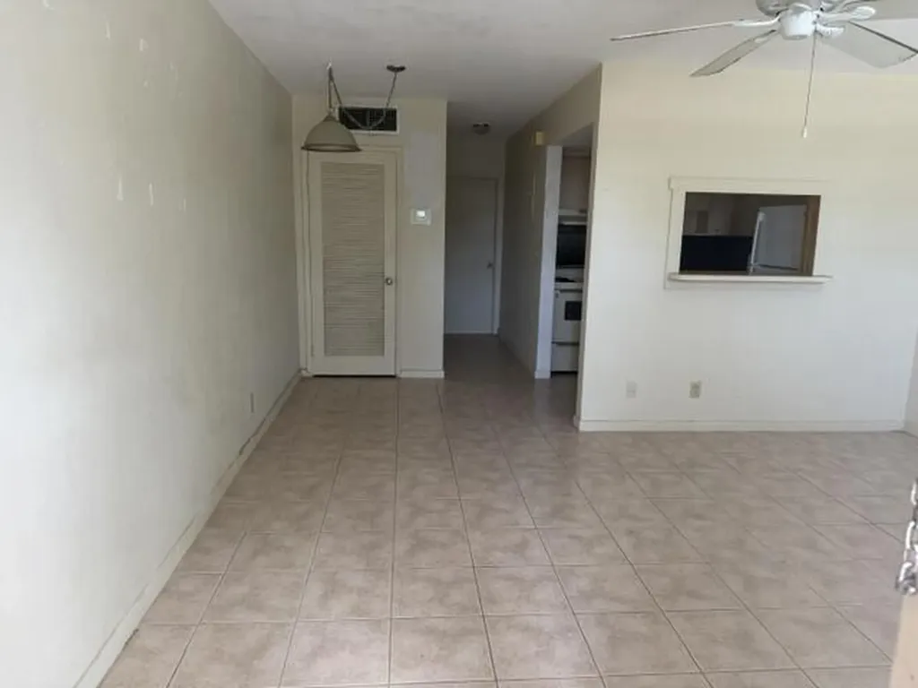 660 Glouchester Street Boca Raton FL 33487