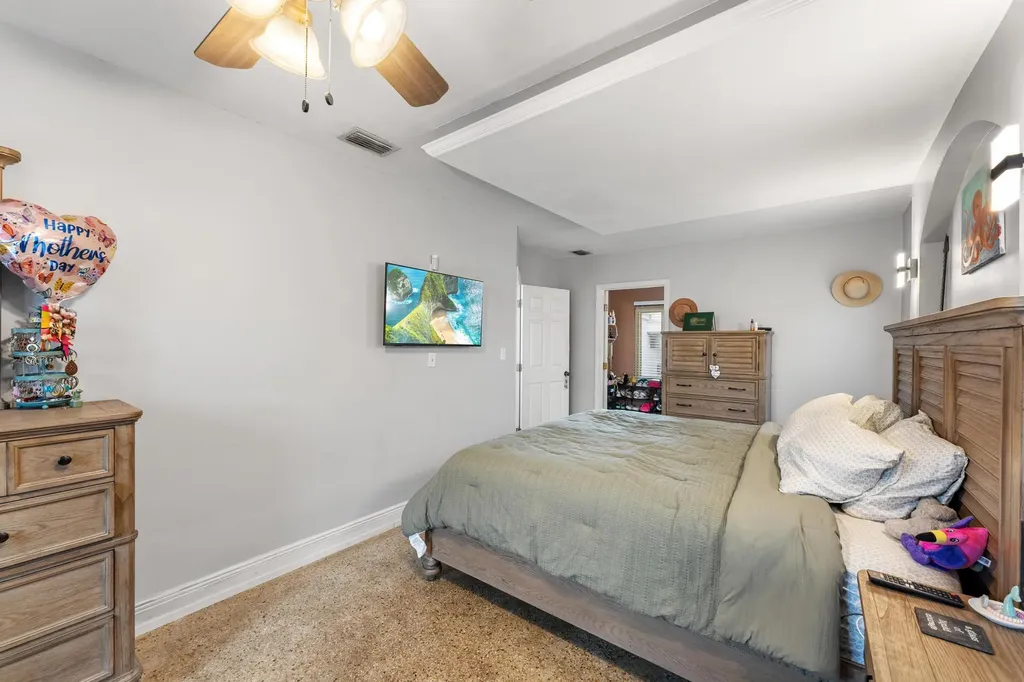 518 Minnesota Street Lantana FL 33462