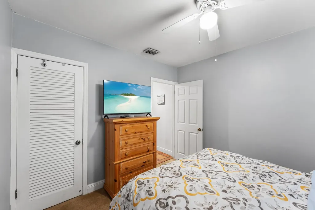 518 Minnesota Street Lantana FL 33462