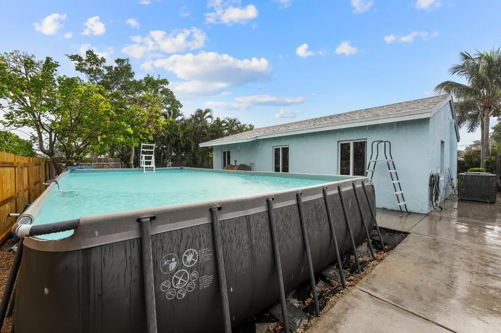 518 Minnesota Street Lantana FL 33462