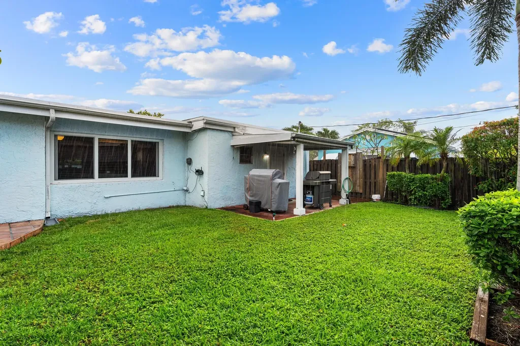 518 Minnesota Street Lantana FL 33462