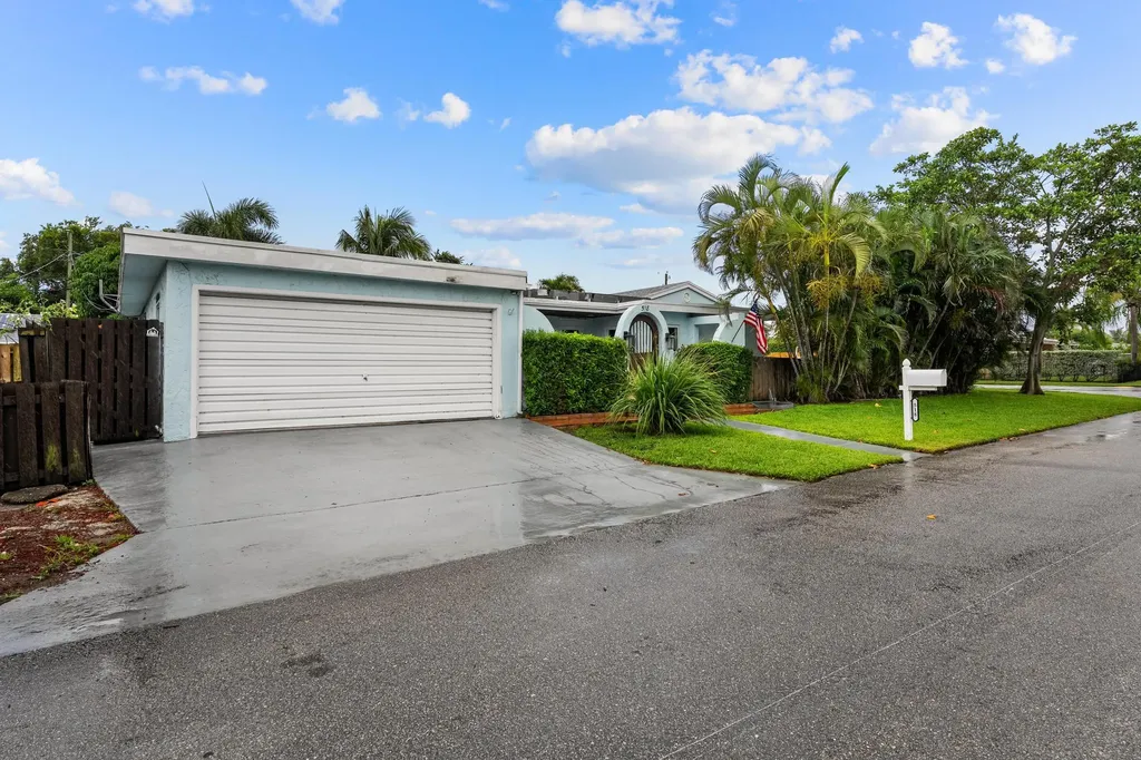 518 Minnesota Street Lantana FL 33462