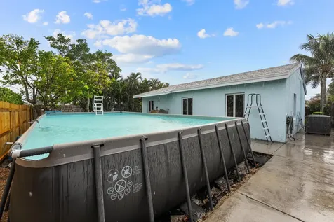 518 Minnesota Street Lantana FL 33462