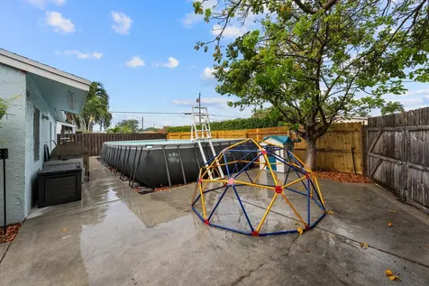 518 Minnesota Street Lantana FL 33462