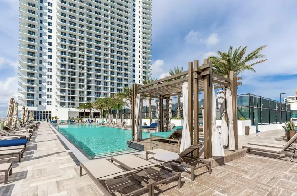 4010 S Ocean Drive Hollywood FL 33019
