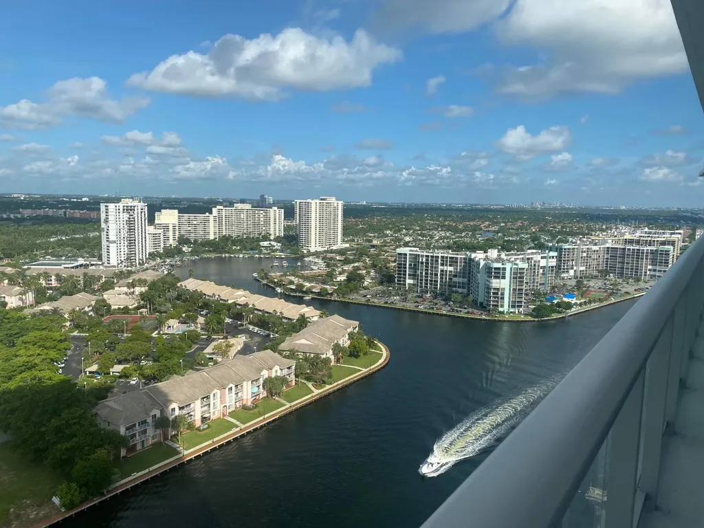 4010 S Ocean Drive Hollywood FL 33019