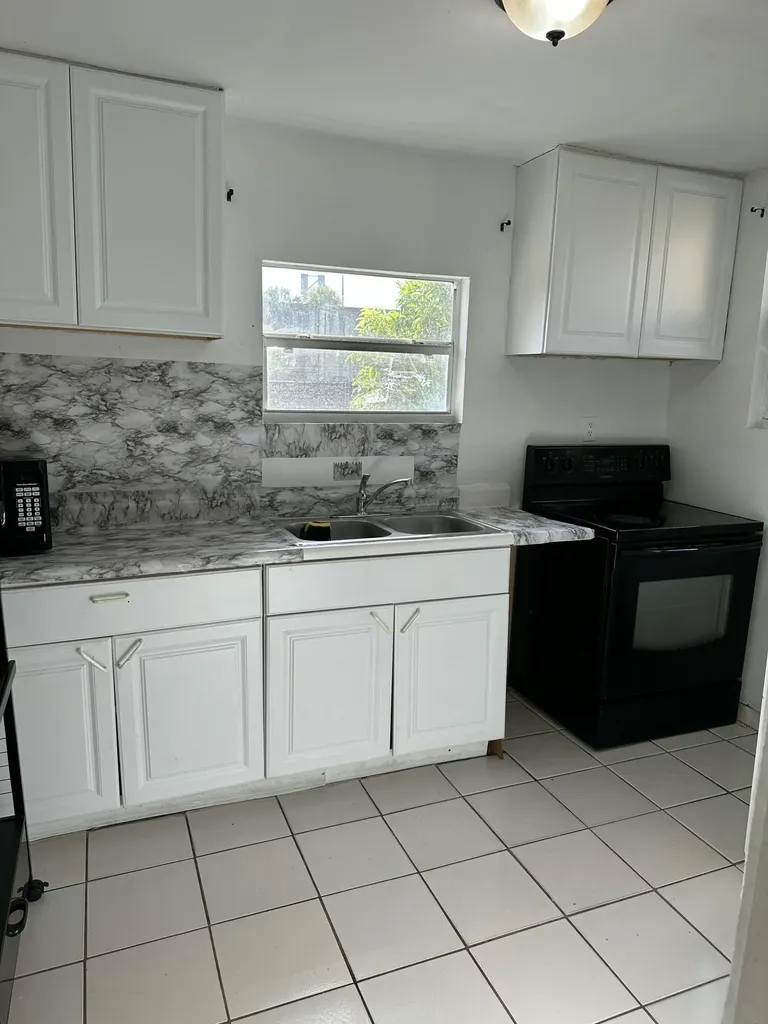 1091 SW 51st Avenue Plantation FL 33317