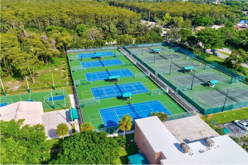 4300 NW 30th Street Coconut Creek FL 33066