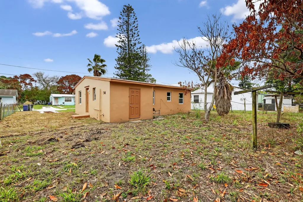 405 N 22nd Street Fort Pierce FL 34950