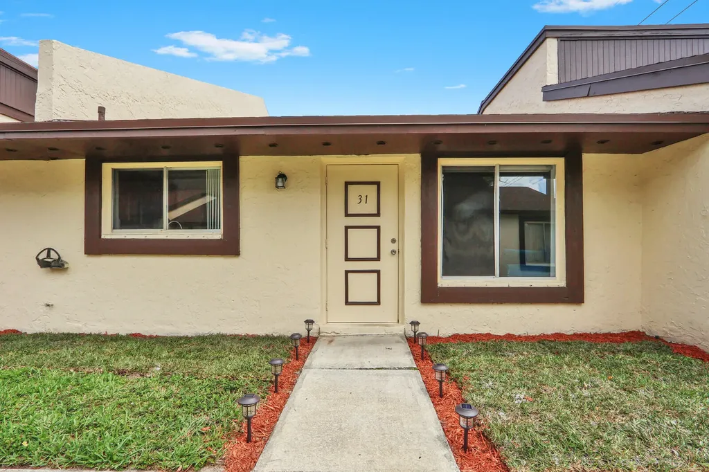 5272 Bosque Lane West Palm Beach FL 33415