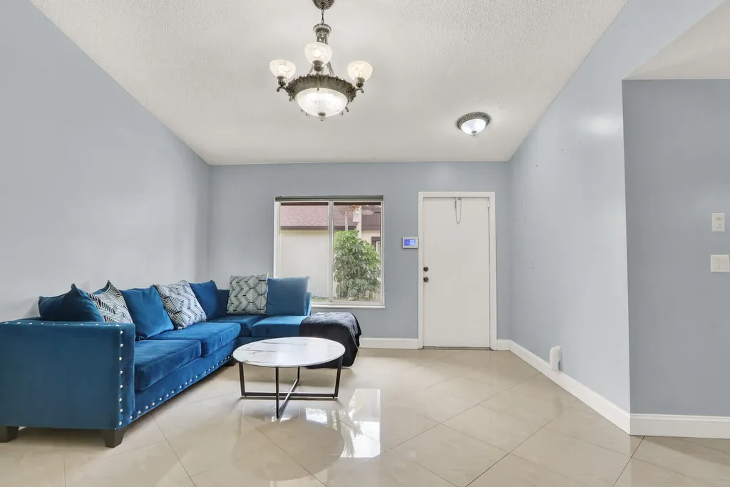 5272 Bosque Lane West Palm Beach FL 33415