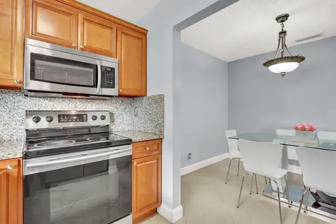 5272 Bosque Lane West Palm Beach FL 33415