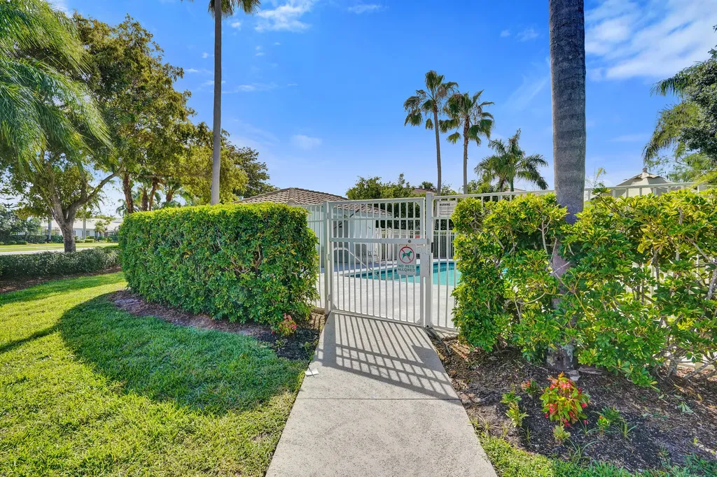 10694 Pelican Drive Wellington FL 33414