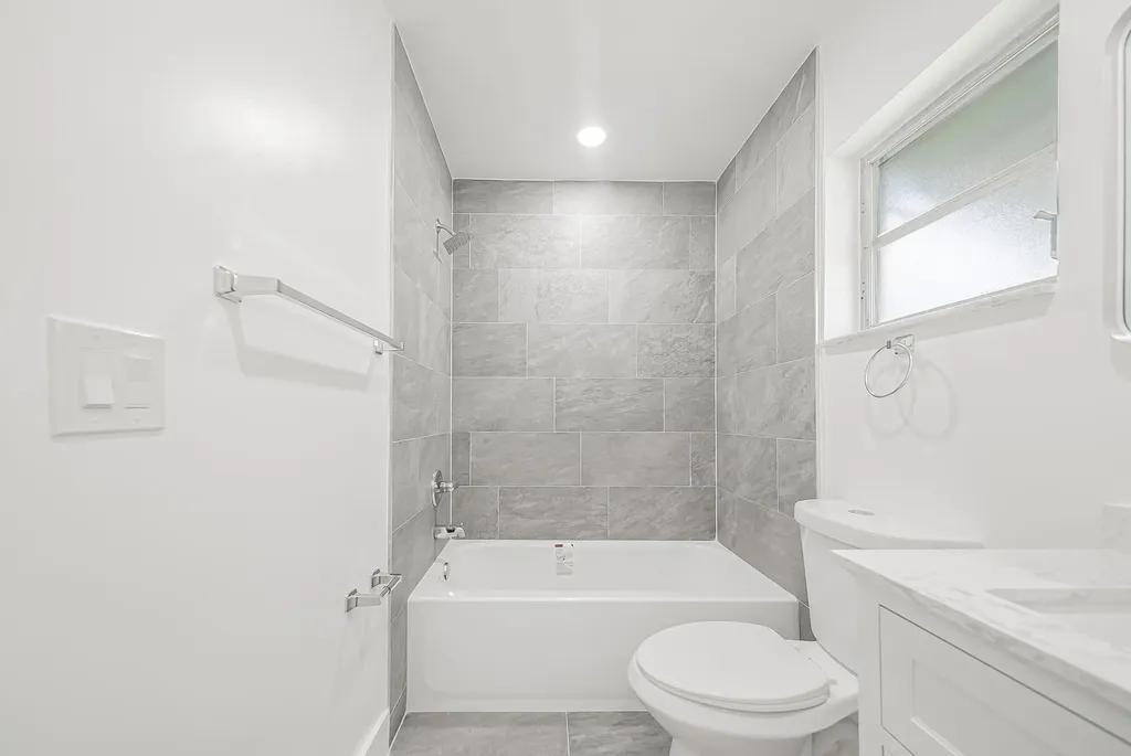 2106 Alfred Drive Boynton Beach FL 33426
