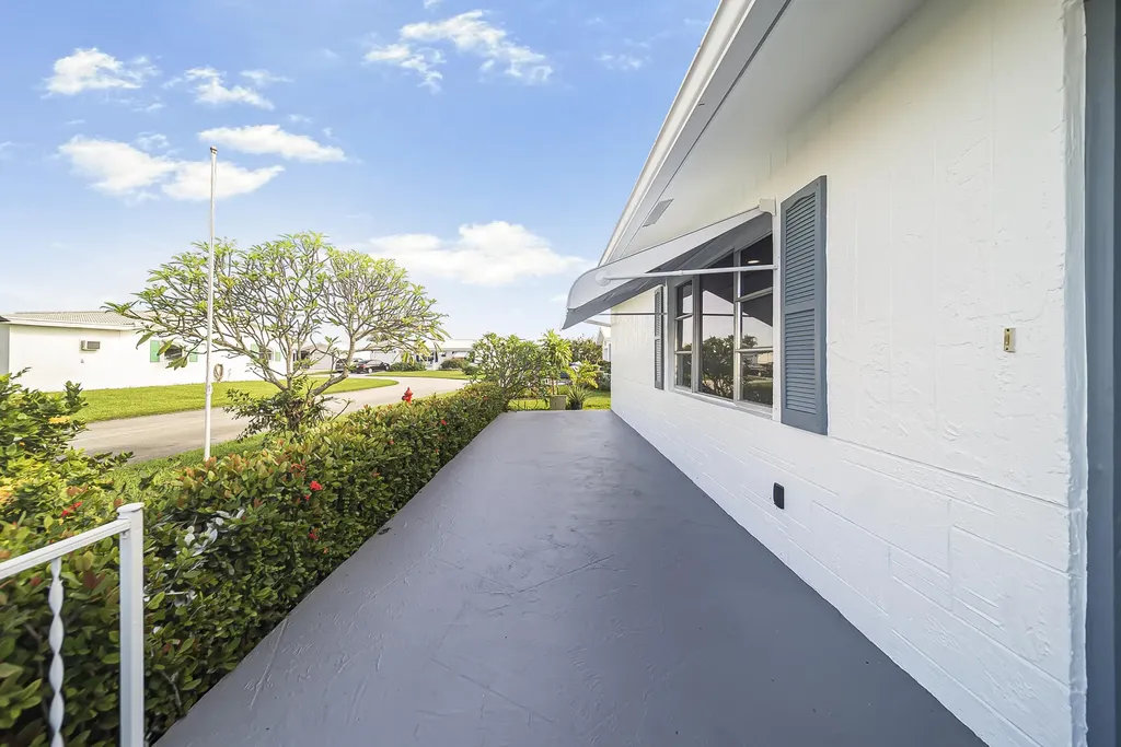 2106 Alfred Drive Boynton Beach FL 33426