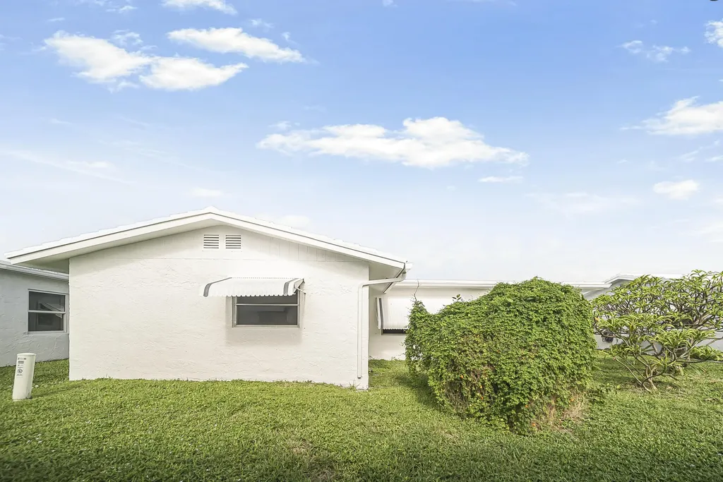 2106 Alfred Drive Boynton Beach FL 33426