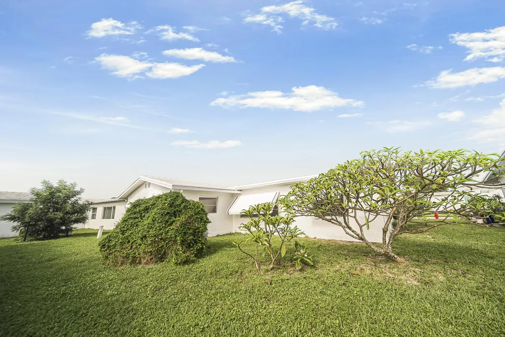 2106 Alfred Drive Boynton Beach FL 33426