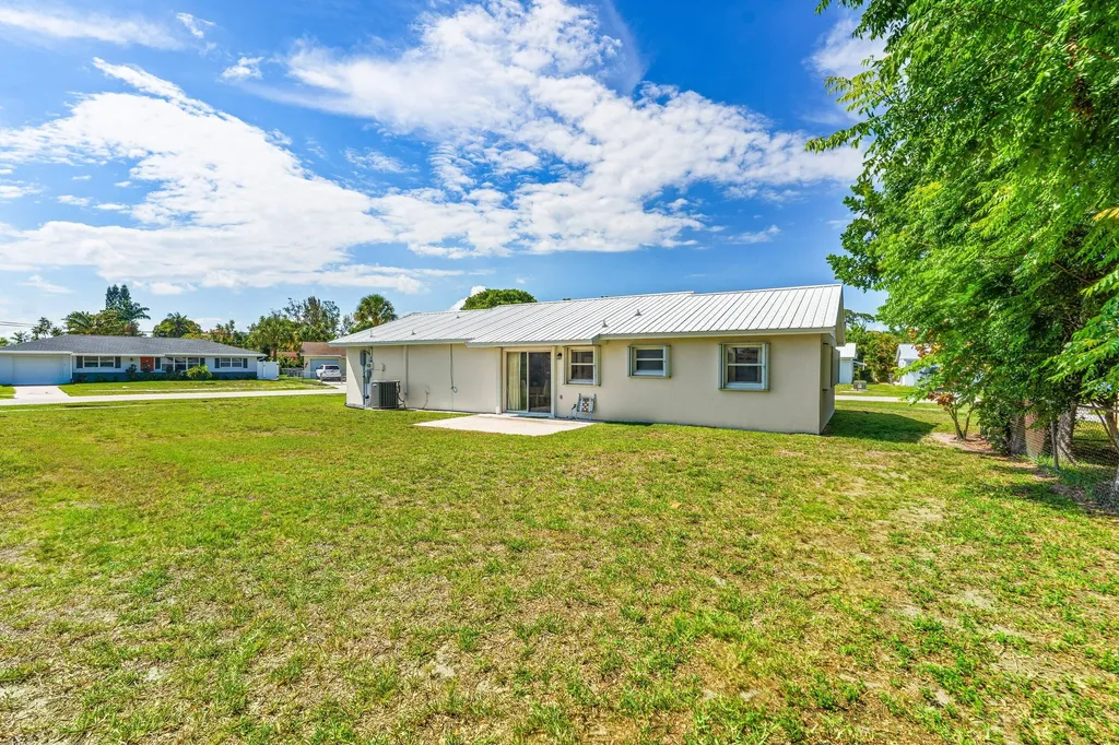 3364 Grove Road Palm Beach Gardens FL 33410