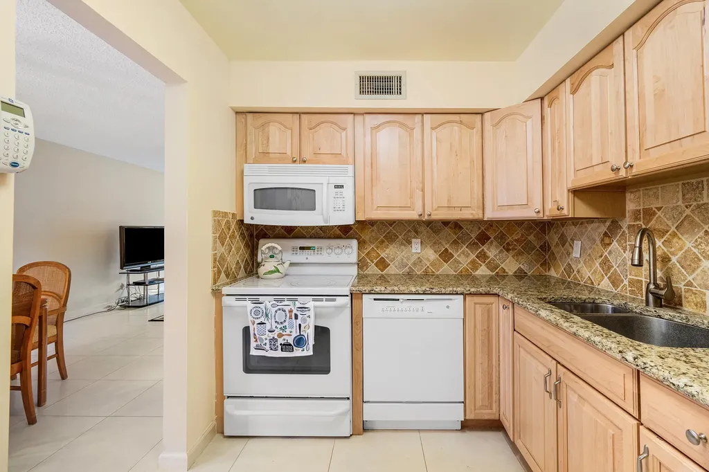 9810 Pineapple Tree Drive Boynton Beach FL 33436